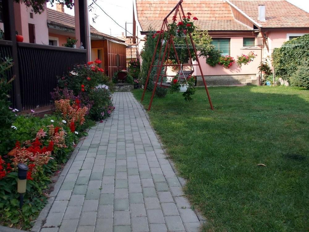 Lugas Szallas Jászberény Exteriér fotografie