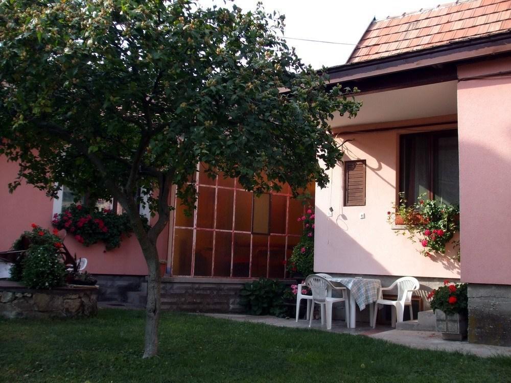 Lugas Szallas Jászberény Exteriér fotografie