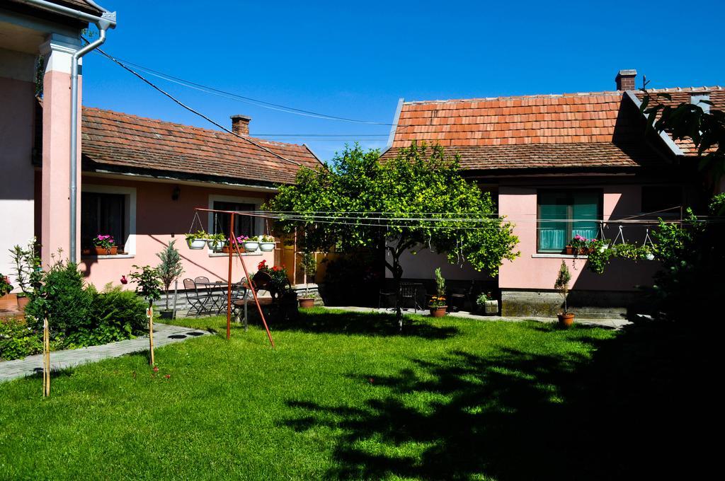 Lugas Szallas Jászberény Exteriér fotografie